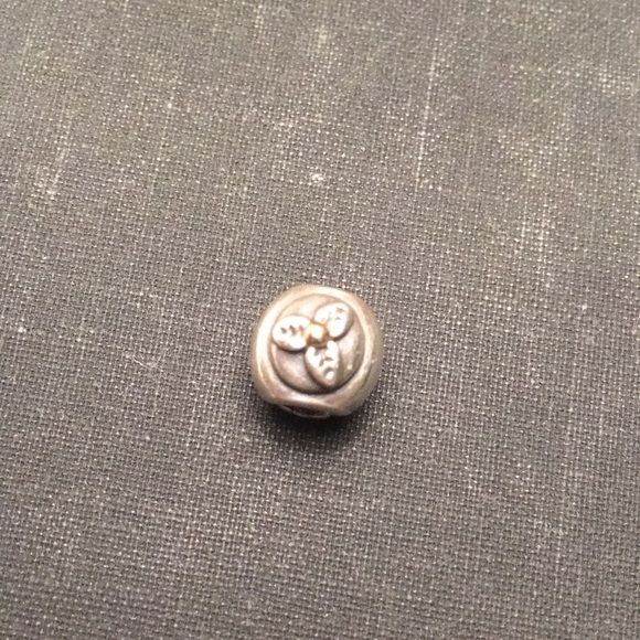 Pandora 2-tone Cupcake Charm (Retired) - Picture 3 of 3